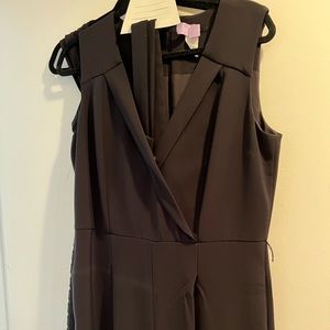 Tahari jumpsuit. Belted. Sleeveless. Worn once. Wide legs. Just gorgeous